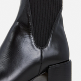 Flattered Quinn - Black