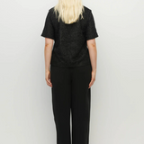 Juliette Hogan Wolfe T - Onyx