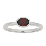 Zoe & Morgan Mon Petit Stacker Ring - 925 Sterling Silver/Oval Garnet